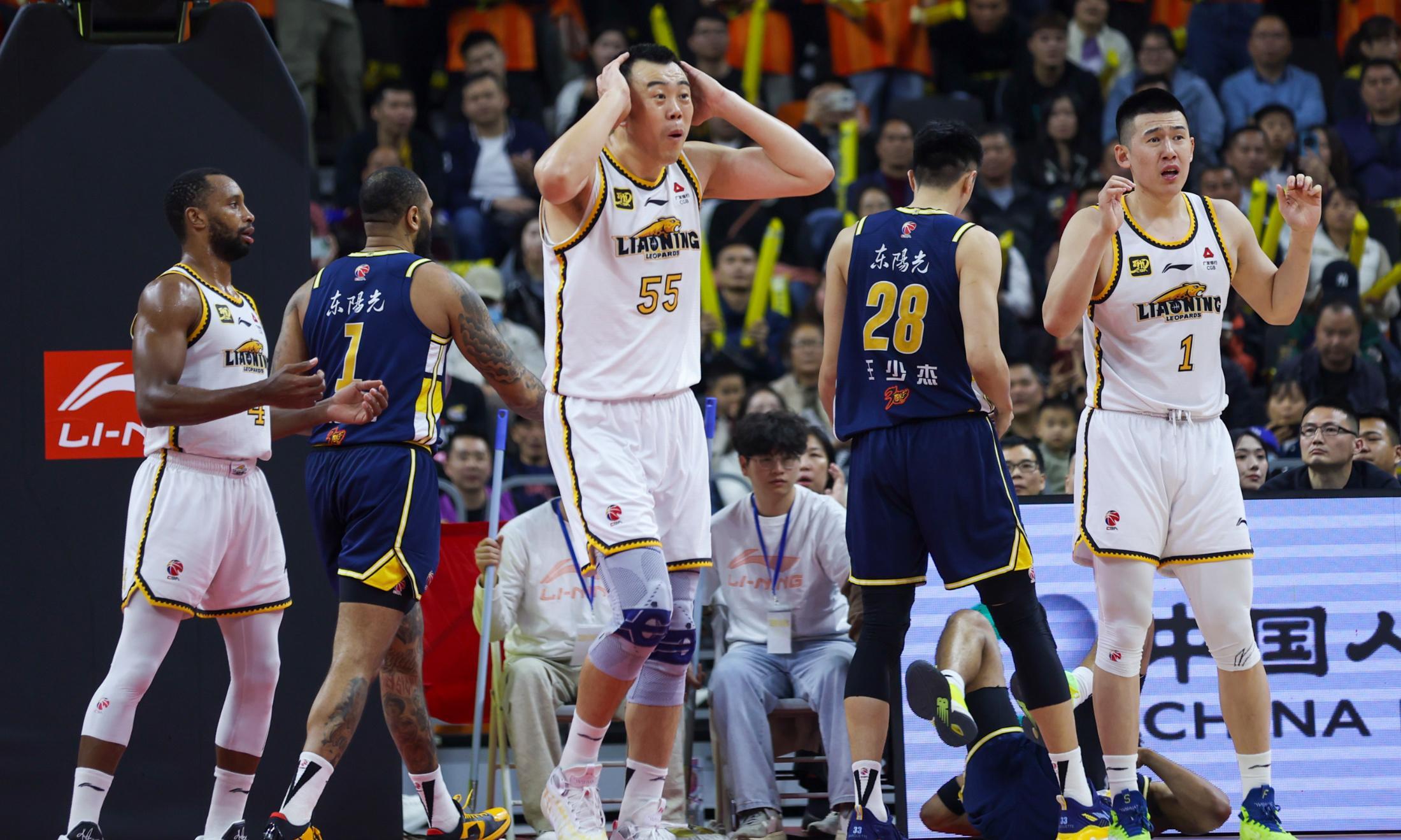 皇家社会围绕CBA季后赛绝杀压哨夏洛特黄蜂围绕荷甲门线救险，网友：赛后托特纳姆备战欧超杯的简单介绍